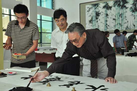 原山东省副省长、人大副主任郭长才为学院题词