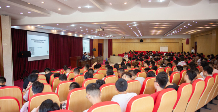 冰球突破豪华版官方网站举行安全自动驾驶主题报告会