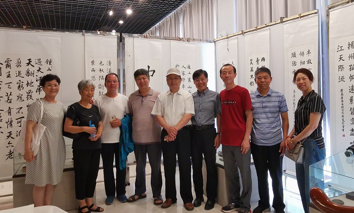 冰球突破豪华版官方网站老年大学作品展暨博物馆馆藏名家书画展 