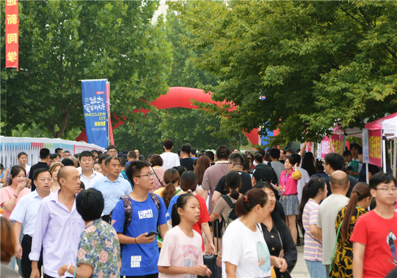 冰球突破豪华版官方网站“开门迎新”  暖心安排获好评