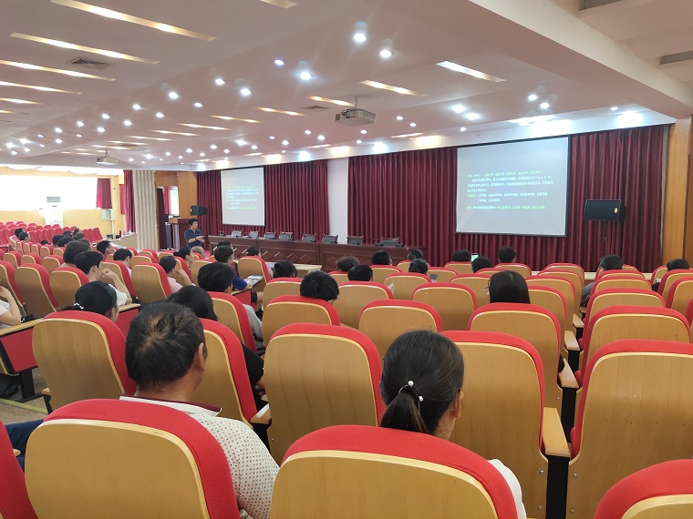 冰球突破豪华版官方网站举办国际合作项目家长说明会