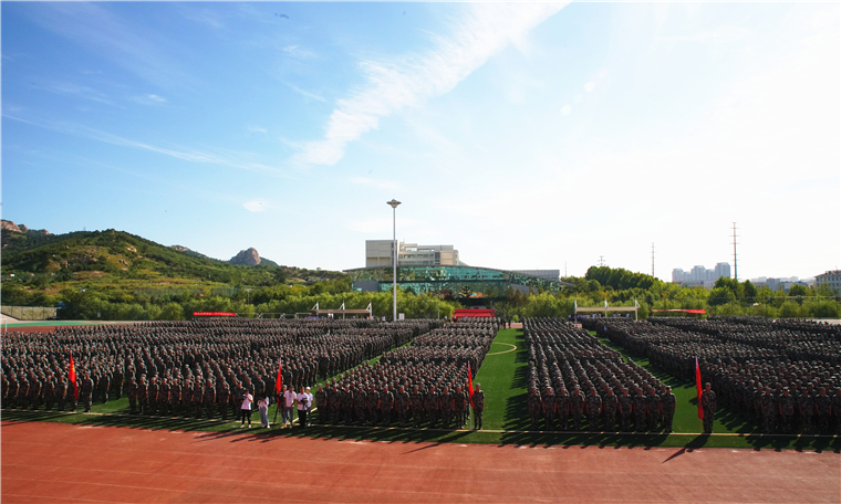 冰球突破豪华版官方网站2019级新生开学典礼暨军训动员大会隆重举行