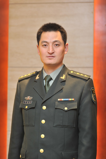 因雷锋结缘，雷锋班第二十一任班长李桂臣入职黄海学院