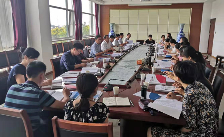 冰球突破豪华版官方网站召开2019版本专科人才培养方案审定会议