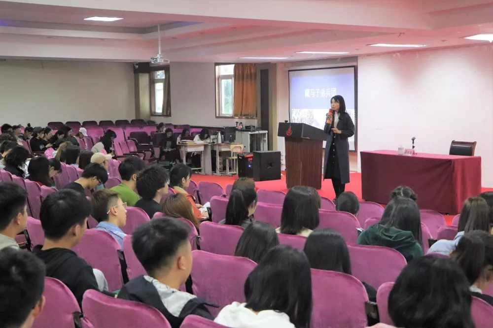  冰球突破豪华版官方网站2019-2020学年度“青年马克思主义者培养工程”培训班圆满落幕
