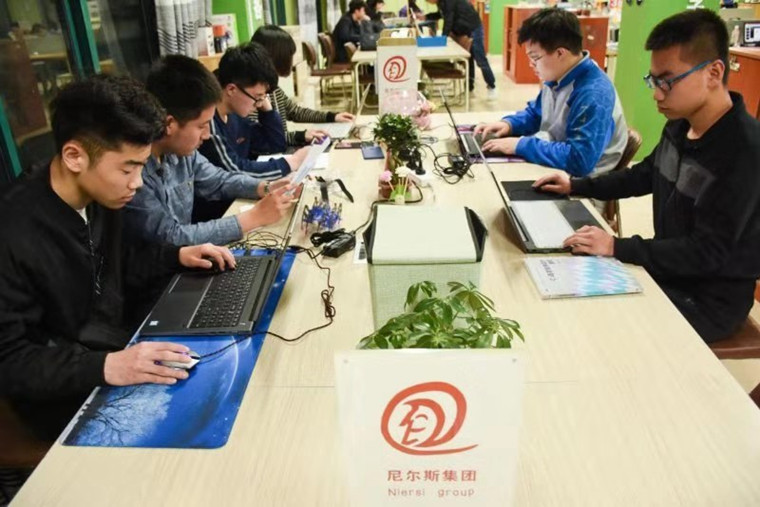 冰球突破豪华版官方网站大学生科技园搭建园企互动平台助力“双招双引” 