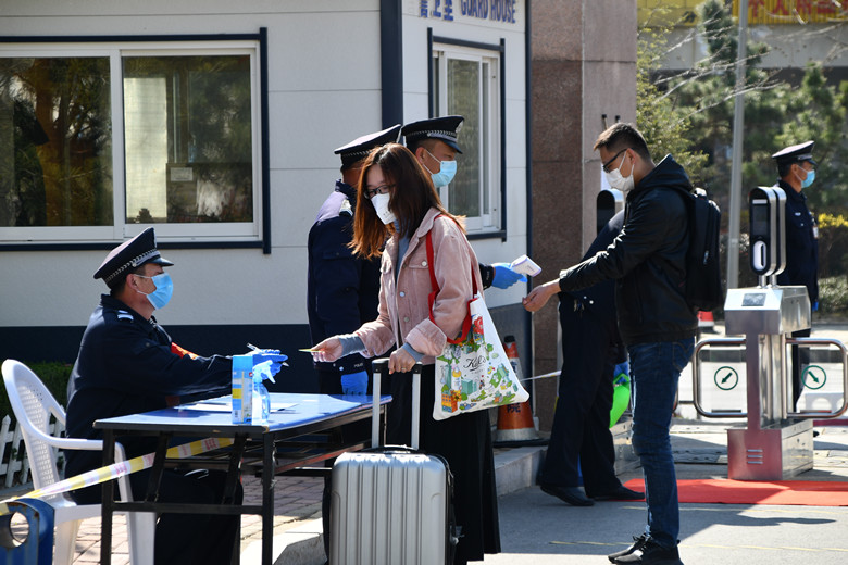 冰球突破豪华版官方网站组织新冠肺炎疫情防控应急处置演练