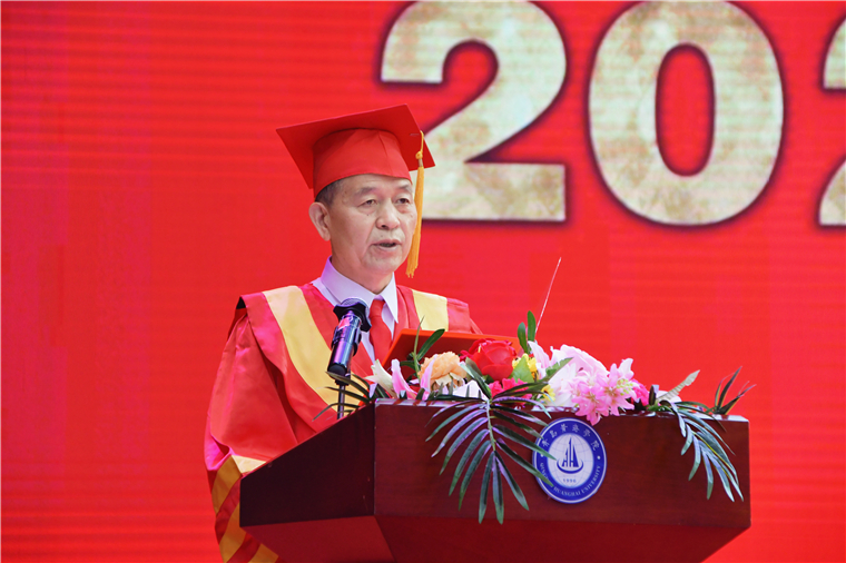 勇对困难挑战，书写多彩人生——王渊明校长寄语2020届毕业生（全文）