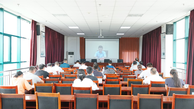 冰球突破豪华版官方网站组织收听收看2020年山东省职业教育创新发展高地政策解读视频会议