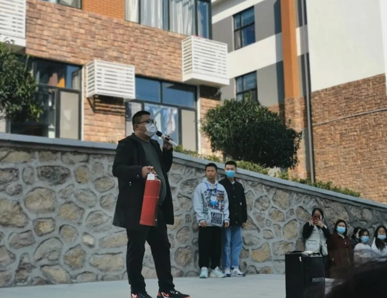 冰球官网学前教育学院火灾逃生演练