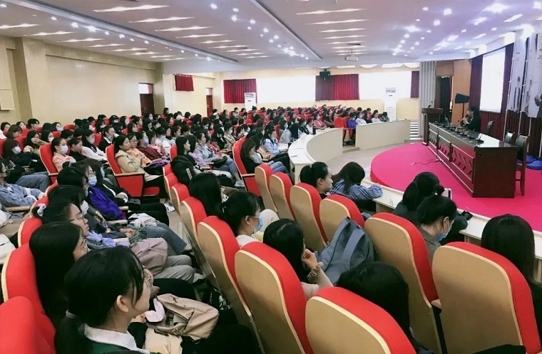 国际交流中心顺利组织新生入学教育第一课——国际化教育