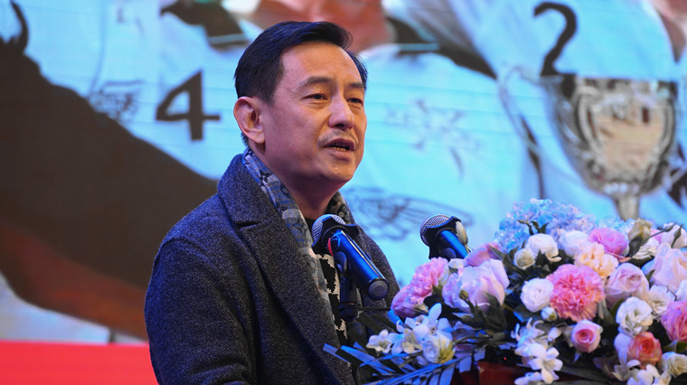 晚点教育创始人  董事长李强来冰球官网作“感恩与成长”报告会