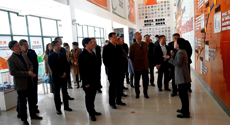 市政协主席杨军带队来校视察督办重点提案