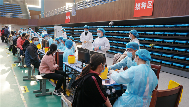 冰球突破豪华版官方网站全面开启新冠疫苗接种工作