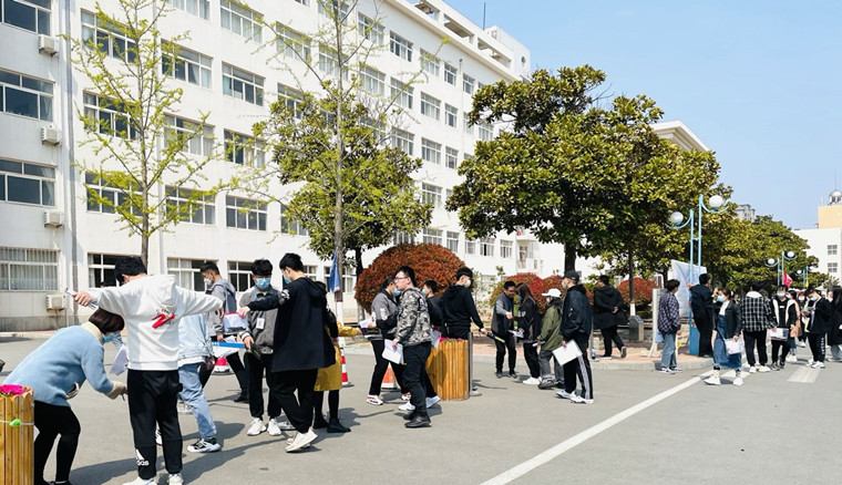 冰球官网2021年4月全国高等教育自学考试顺利结束