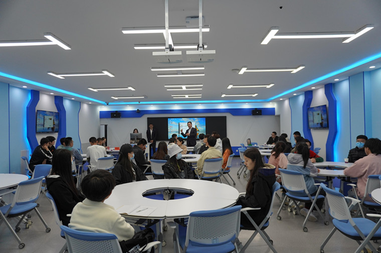 冰球官网护理与健康学院组织召开日本介护项目国际交流直播会议