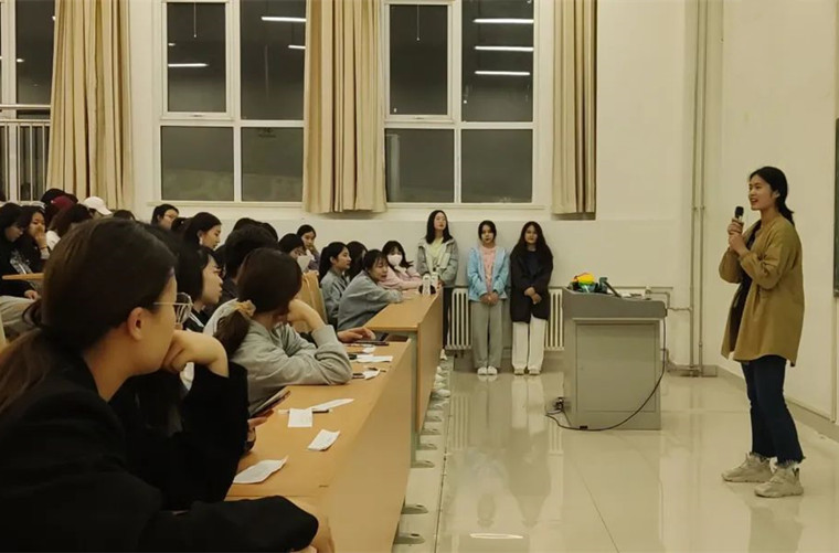 学前教育学院成功举办第一届脱口秀大赛