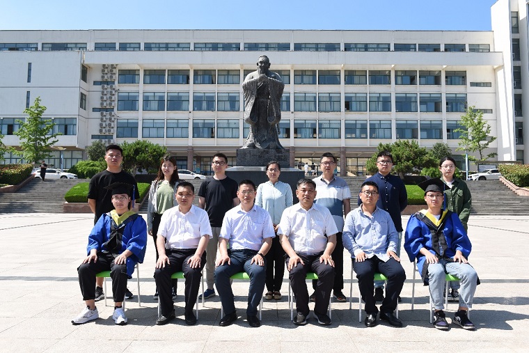 冰球突破豪华版官方网站首批联合培养硕士研究生毕业