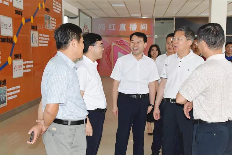 【青岛本地头条】甘肃省定西市统战部赴冰球突破豪华版官方网站调研新区党外知识分子统战工作