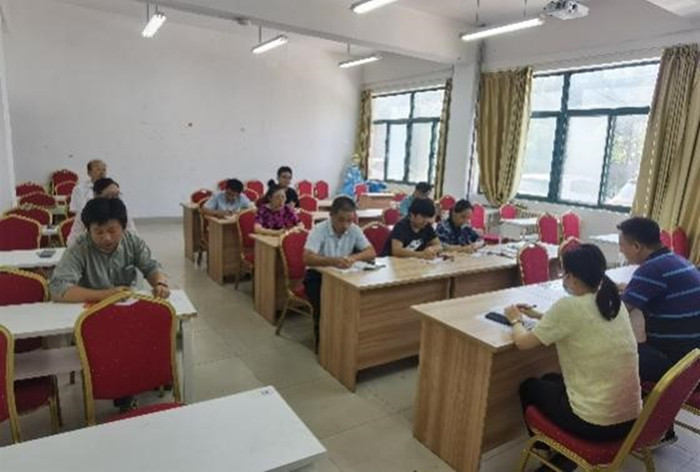 冰球官网继续教育中心召开2021-2022学年老年大学秋季学期开学工作会议