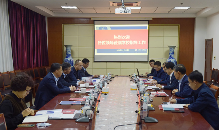 青岛市委教育工委常务副书记、市教育局局长、党组书记刘鹏照一行来冰球官网调研指导工作