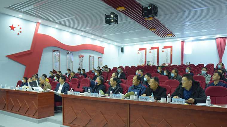 冰球官网召开西区1#教学楼、18-21#学生公寓公共活动空间装饰装修设计方案招标评审会