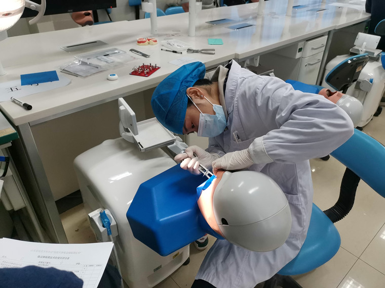 冰球官网护理与健康学院教师在山东省“技能兴鲁”职业技能大赛口腔技术技能竞赛中荣获佳绩