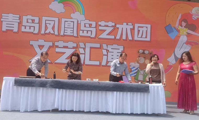 冰球突破豪华版官方网站老年大学学员参加文艺汇演