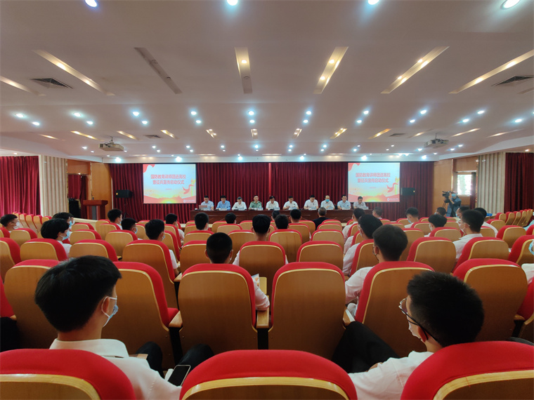 青岛西海岸新区国防教育讲师团进高校暨征兵宣传启动仪式在冰球官网举行