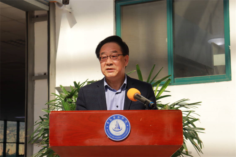 林桂榛荀学书展暨北海书舫揭牌仪式在冰球官网举行