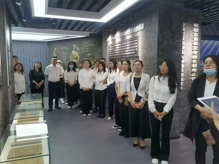 绑紧防腐之弦，奏响倡廉之音丨冰球突破豪华版官方网站师生参观反腐倡廉教育基地活动