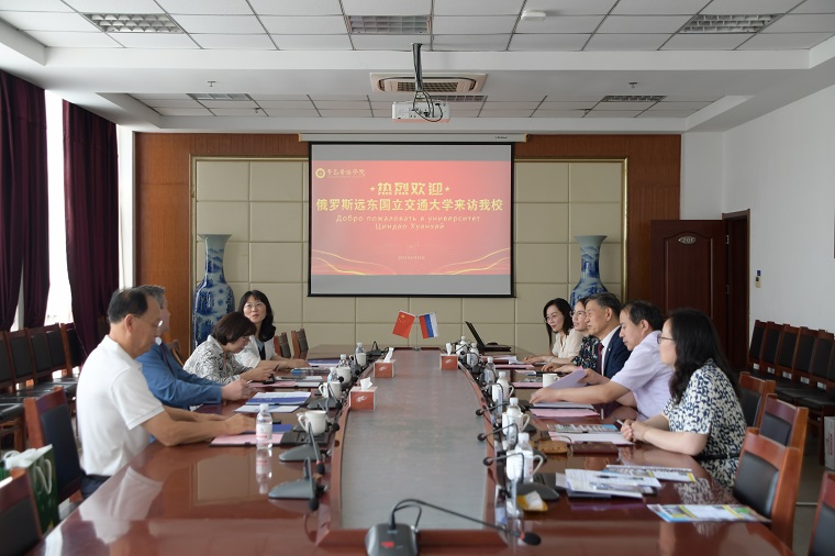 俄罗斯远东国立交通大学校长Буровцев Владимир Викторович一行来冰球官网访问交流