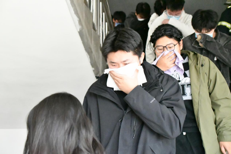 冰球官网组织开展消防灭火和应急疏散演练