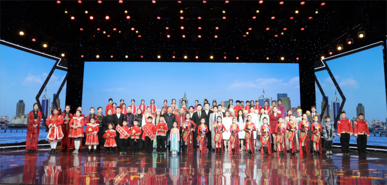 影视学院播音与主持系十学子登台“2024新青岛电视春节联欢晚会”演出
