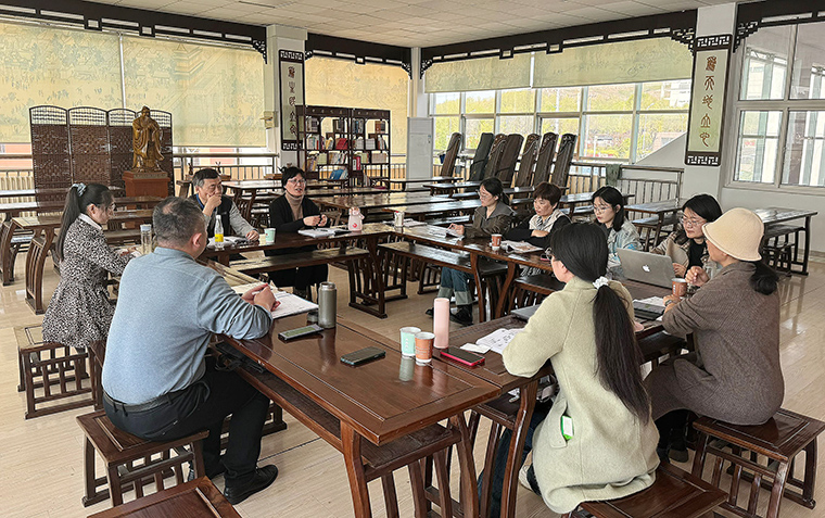 国学院召开科研经验交流座谈会