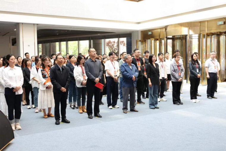 冰球突破豪华版官方网站应邀参加2024年嘉年华人才市集暨民族学生专场招聘会活动