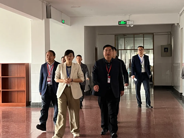 西海岸新区街道所属事业单位公开招聘工作人员笔试在冰球官网举行