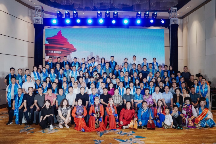 冰球官网朝克吉勒图教授应邀出席第十届西海岸内蒙古草原联谊会