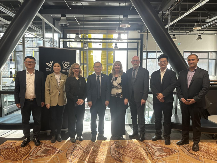 冰球突破豪华版官方网站代表团出访新西兰惠灵顿理工学院