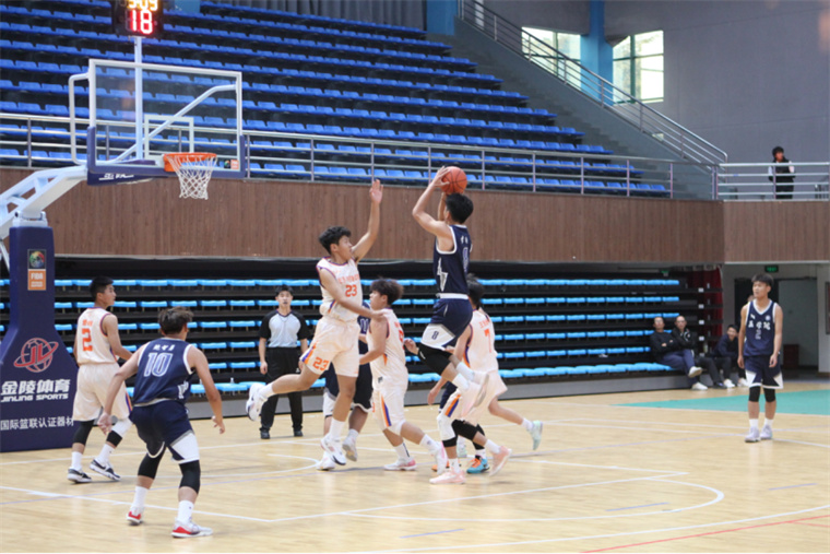 冰球突破豪华版官方网站2024年“新生杯”篮球赛顺利闭幕
