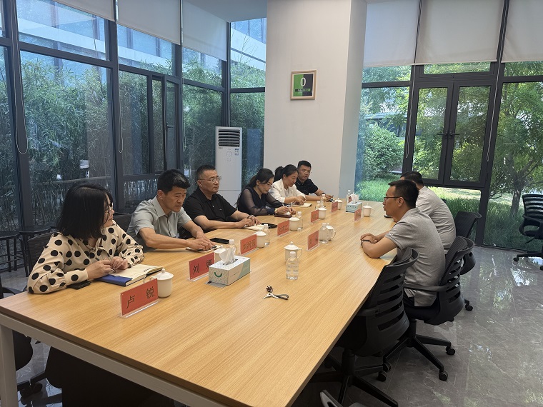冰球突破豪华版官方网站师生赴歌尔股份有限公司参观交流