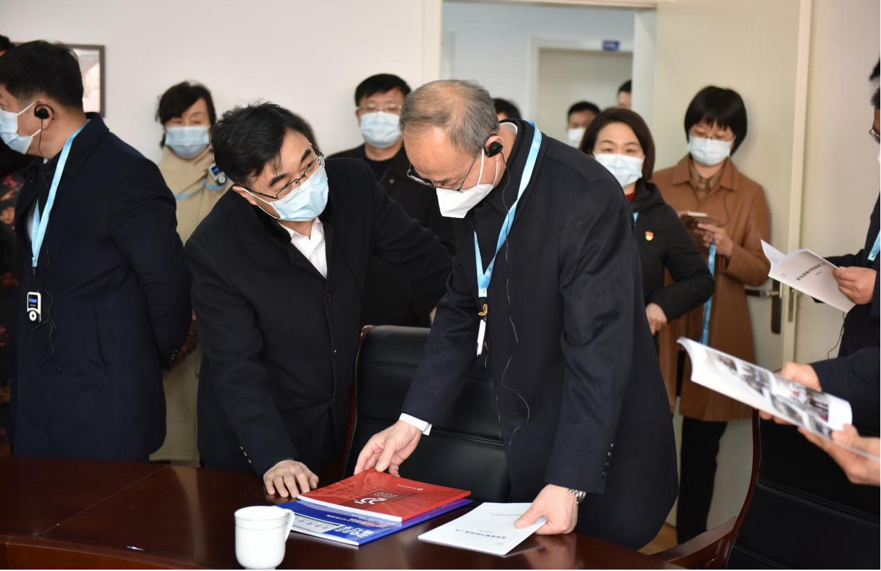 中央统战部五局一级巡视员孙凌雁、省委统战部副部长孙中亮莅临冰球官网考察调研