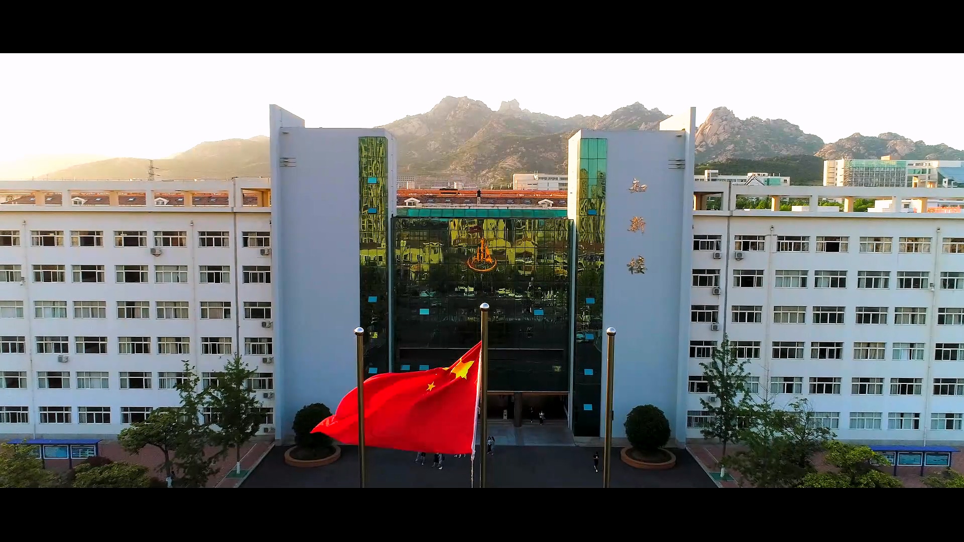 冰球突破豪华版官方网站2019年宣传片