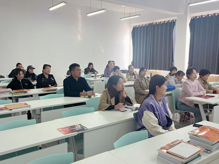 语言文化学院大学英语教学部举办本科年级组教研主题分享会