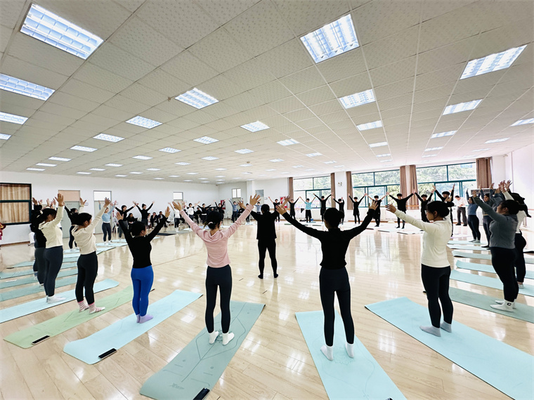 大学体育教学部开展体育教学示范课暨公开课看课活动