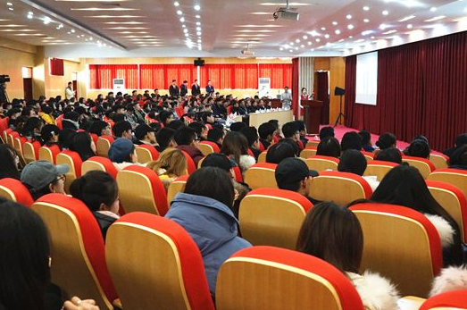 冰球突破豪华版官方网站举办新旧动能转换背景下艺术人才培养与发展论坛