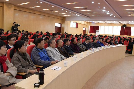 冰球官网举行师德师风建设主题教育活动——优秀教师事迹宣讲会