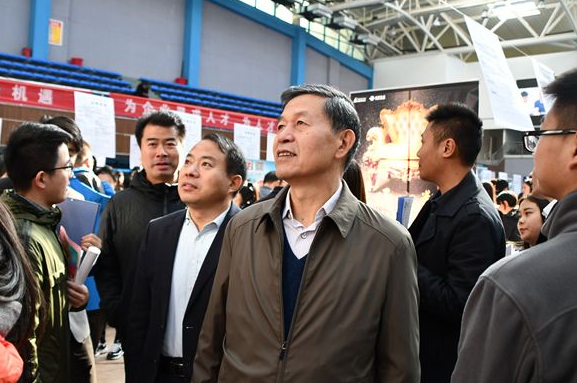 300多家企业上万个岗位  2018“黄海定制”校园招聘会成功举办