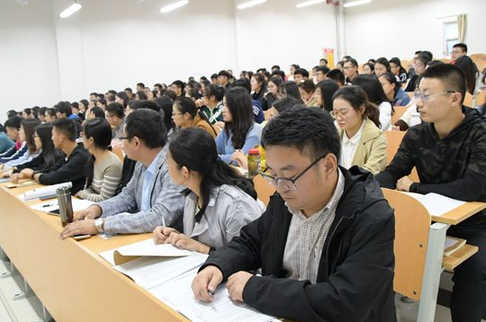 冰球官网举办党员发展对象培训班