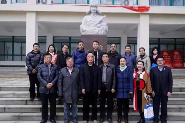 青岛市民族团结进步协会、青岛市少数民族经济发展促进会在冰球官网举行青岛市民族团结创建座谈会